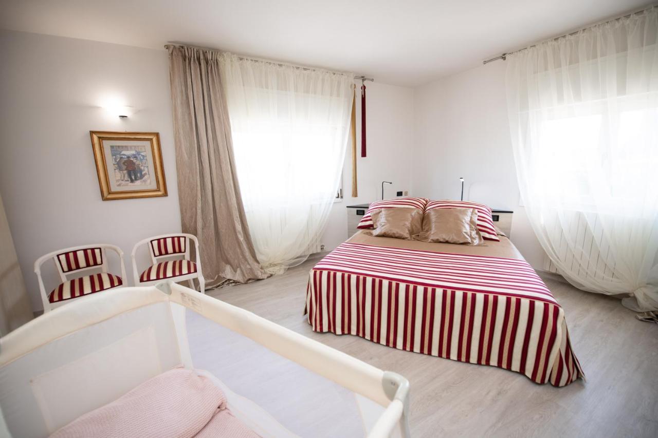 Il Cortiletto - Appartamento Lores Manerba del Garda Exteriör bild