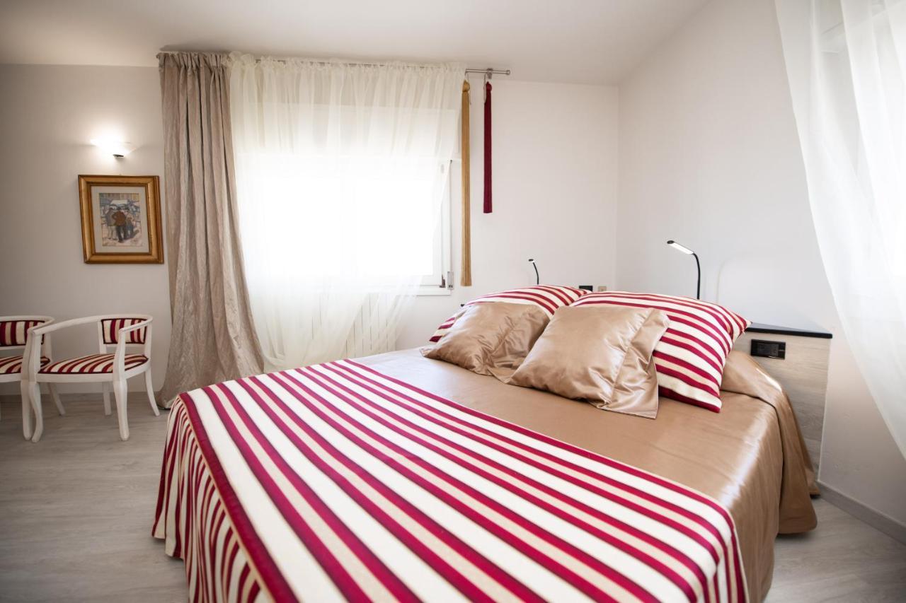 Il Cortiletto - Appartamento Lores Manerba del Garda Exteriör bild